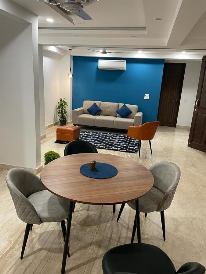 Flxho Uno - Serviced Apartment & Rooms - Golf Course Road Гургаон Екстериор снимка