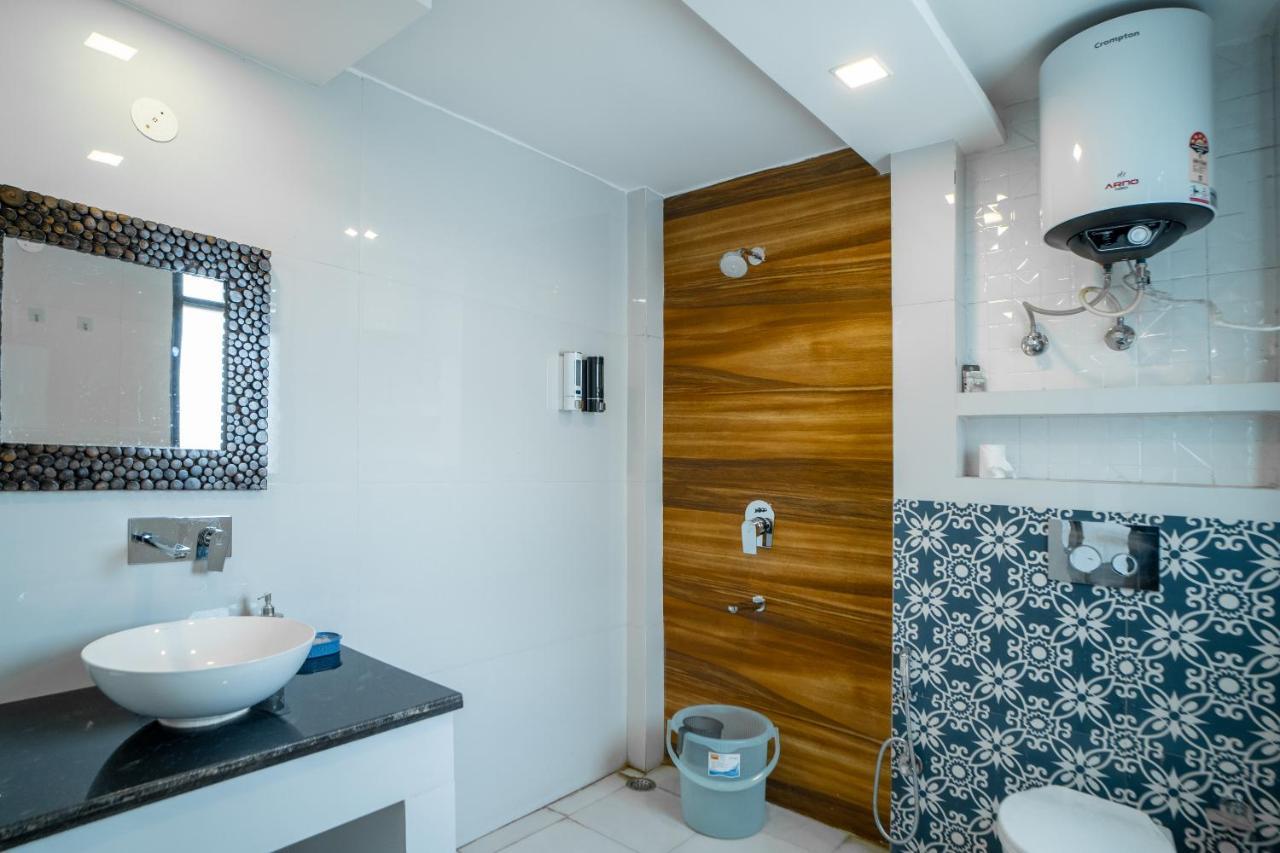 Flxho Uno - Serviced Apartment & Rooms - Golf Course Road Гургаон Екстериор снимка